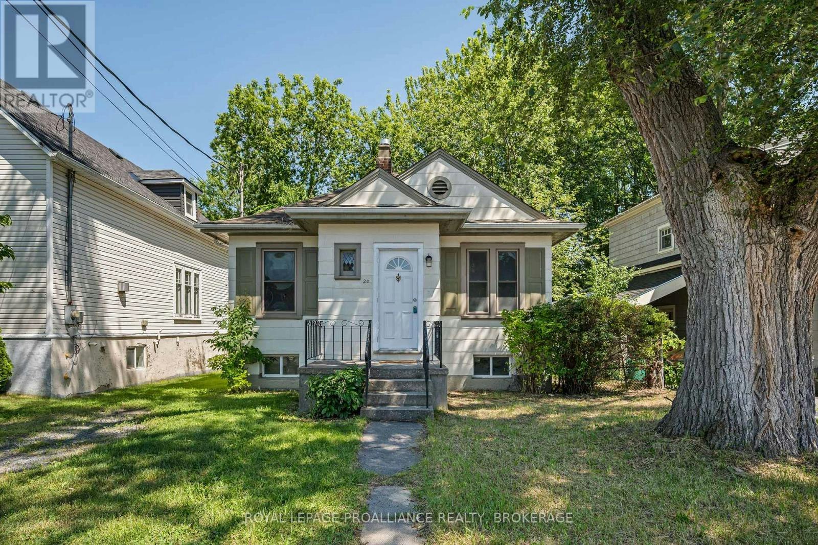 211 Toronto Street, Kingston, ON, K7L 4A9