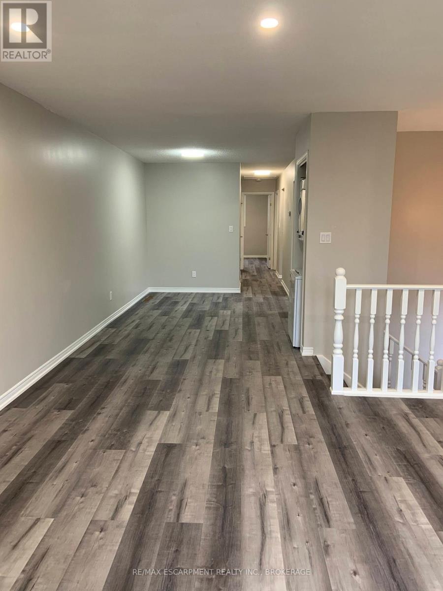 MAIN-87 Chapel Hill Crescent, Welland, ON, L3C 6G8 - 2