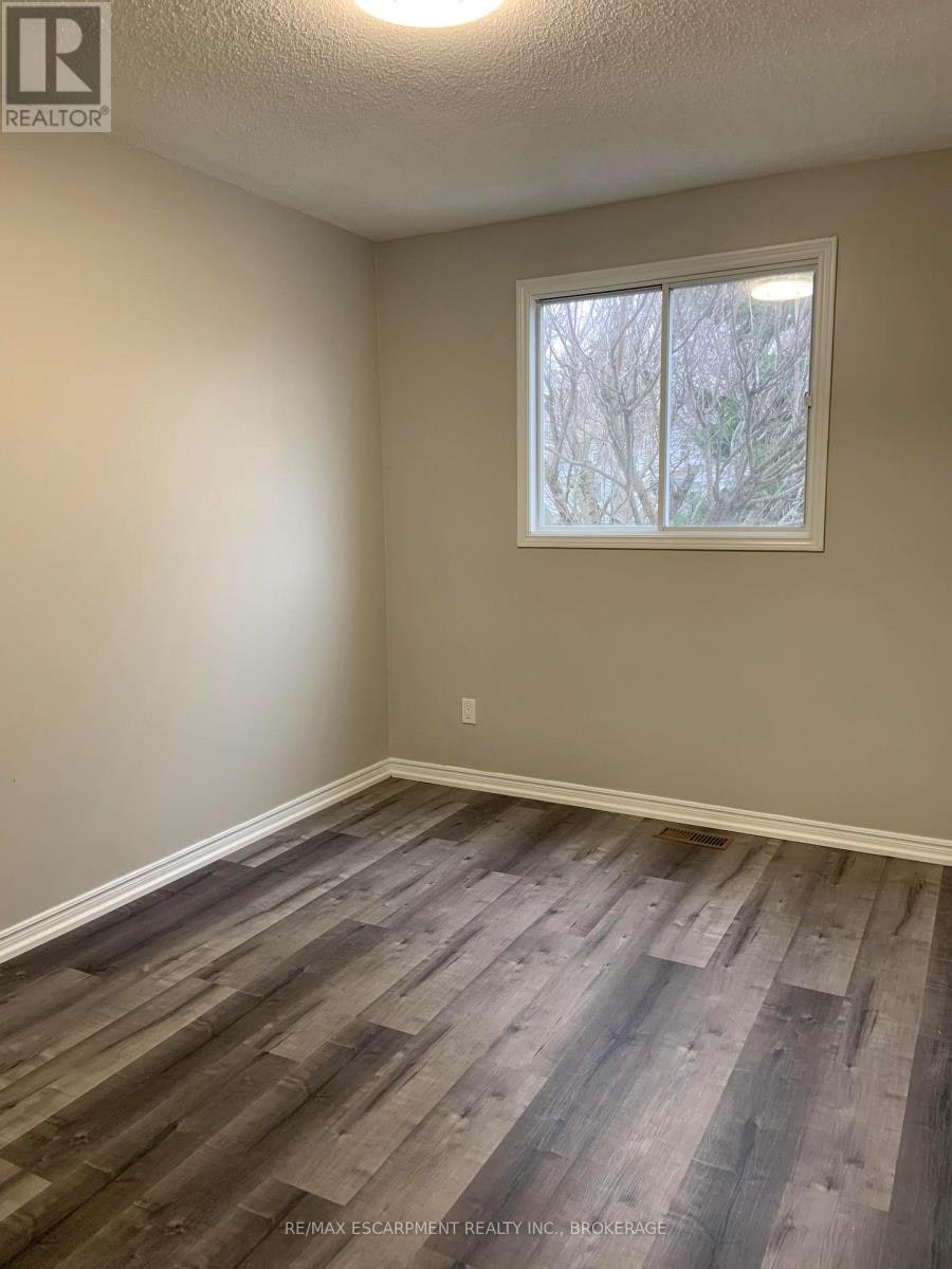 MAIN-87 Chapel Hill Crescent, Welland, ON, L3C 6G8 - 7