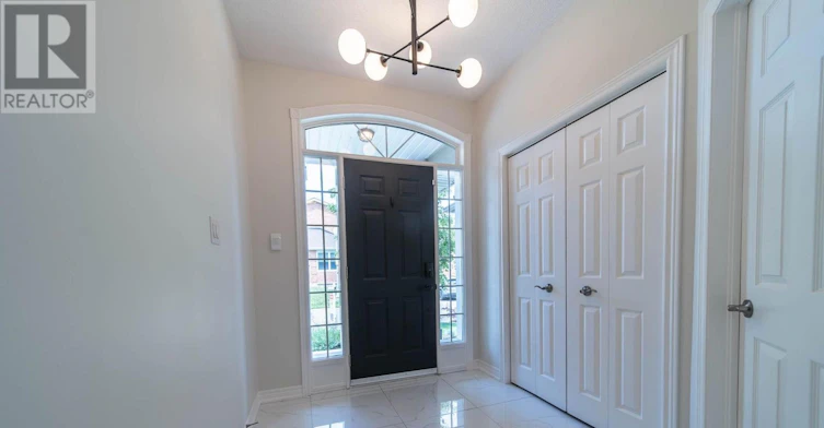 3-5200 Dorchester Road, Niagara Falls, ON, L2E 7M6 - 2