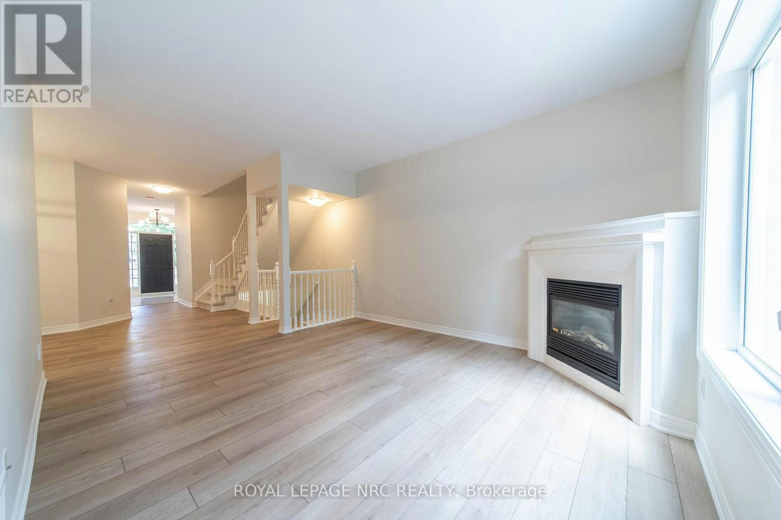 3-5200 Dorchester Road, Niagara Falls, ON, L2E 7M6 - 5