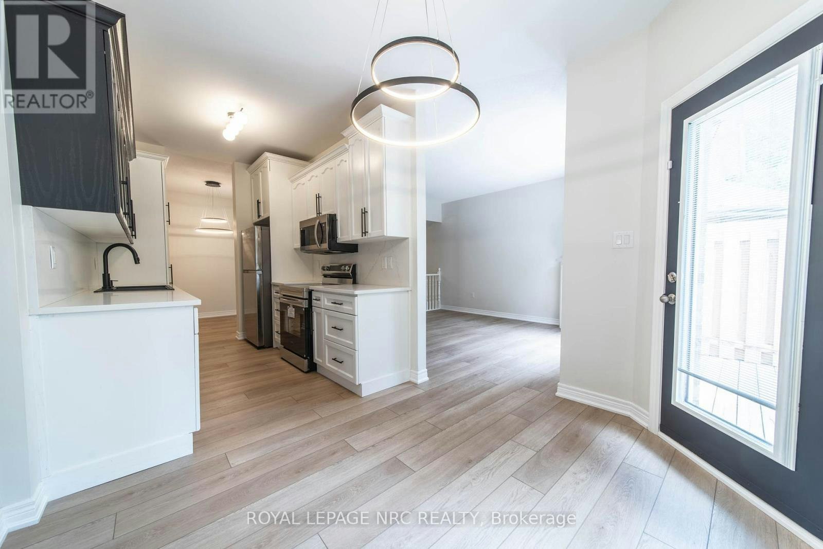 3-5200 Dorchester Road, Niagara Falls, ON, L2E 7M6 - 10
