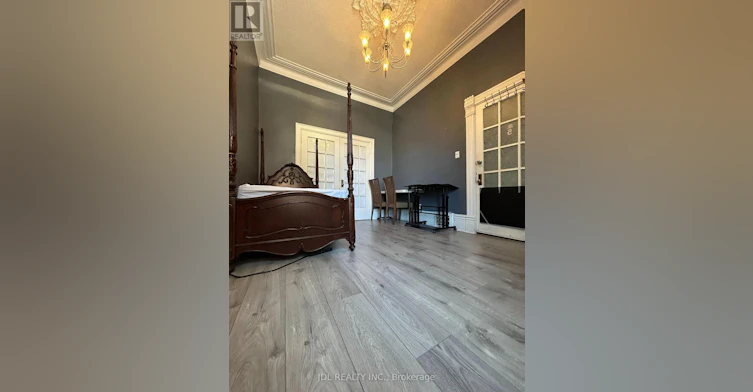 A MAIN FLOOR-137 Denison Ave Avenue, Toronto, ON, M5T 2N2 - 4