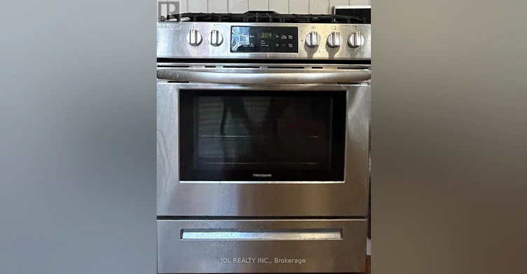A MAIN FLOOR-137 Denison Ave Avenue, Toronto, ON, M5T 2N2 - 7