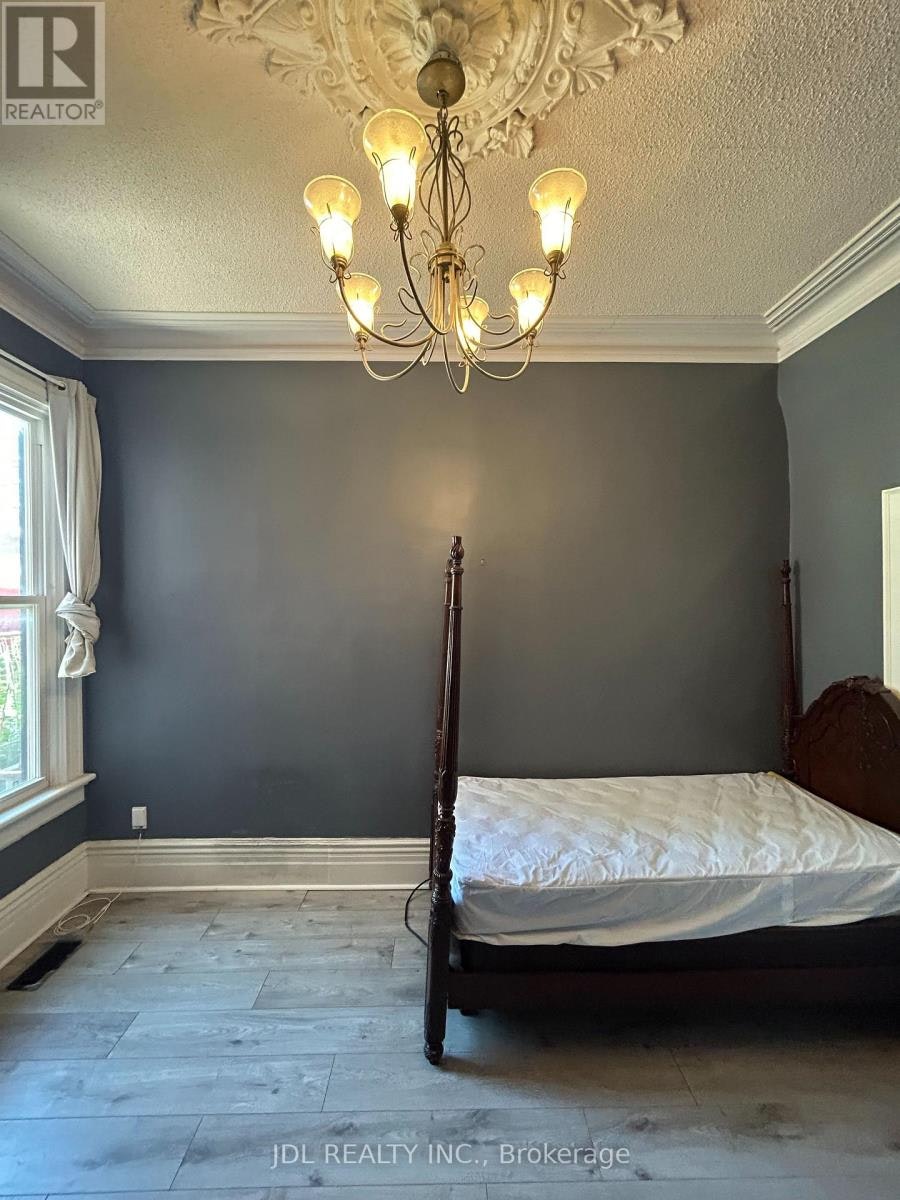 A MAIN FLOOR-137 Denison Ave Avenue, Toronto, ON, M5T 2N2 - 3