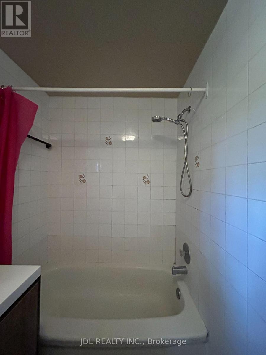 A MAIN FLOOR-137 Denison Ave Avenue, Toronto, ON, M5T 2N2 - 8