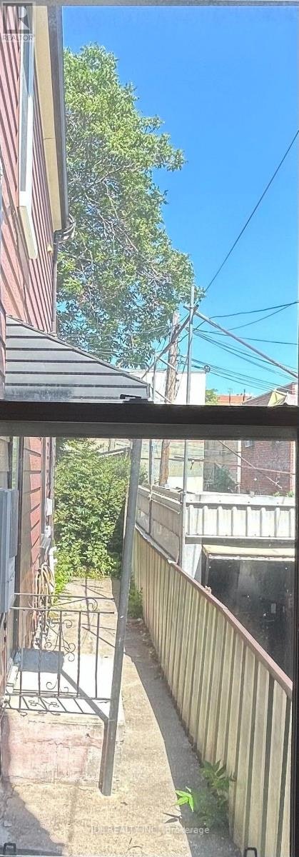 A MAIN FLOOR-137 Denison Ave Avenue, Toronto, ON, M5T 2N2 - 6