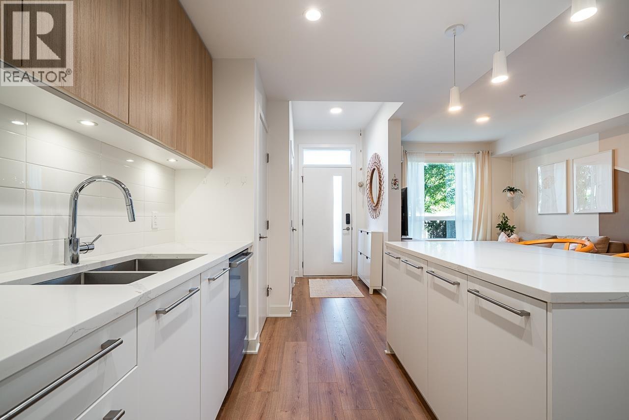 103-2035 Glenaire Drive, North Vancouver, BC, V7P 1Y2