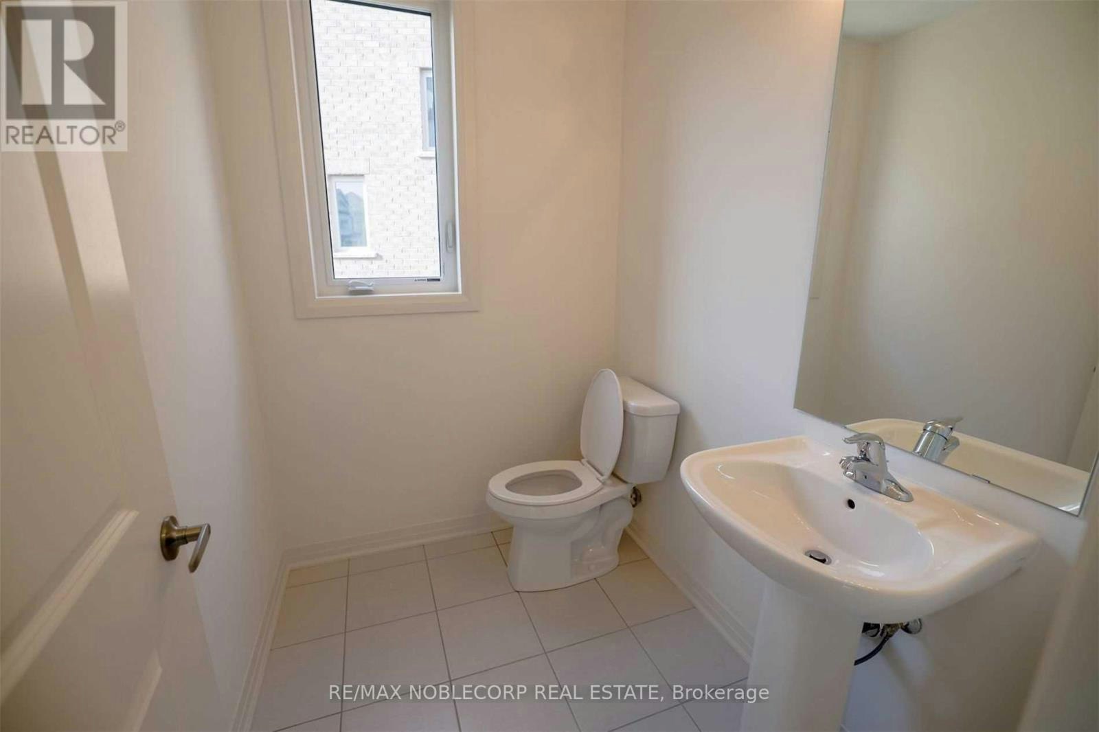 137 Casserley Crescent, New Tecumseth, ON, L0G 1W0 - 3