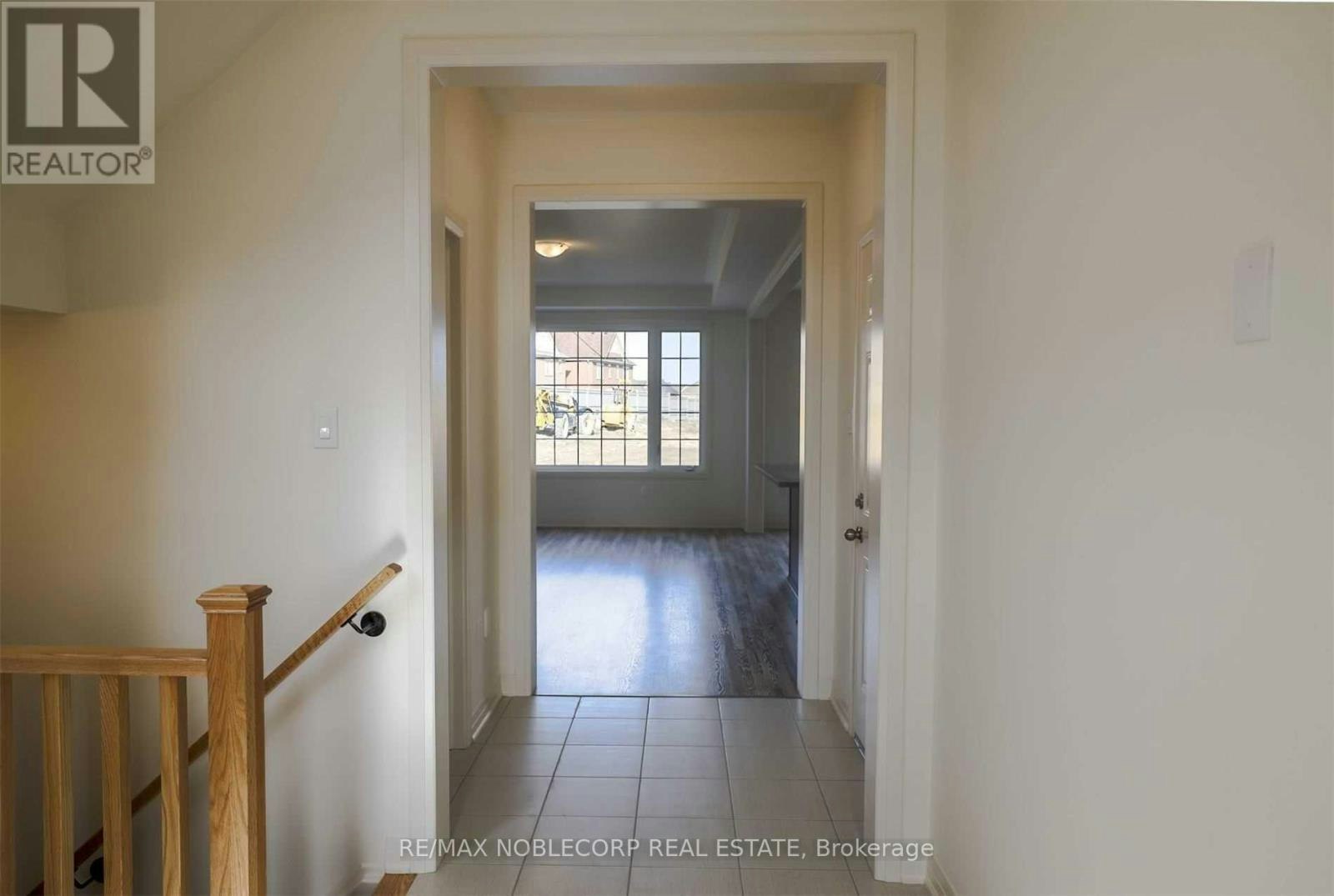 137 Casserley Crescent, New Tecumseth, ON, L0G 1W0 - 2