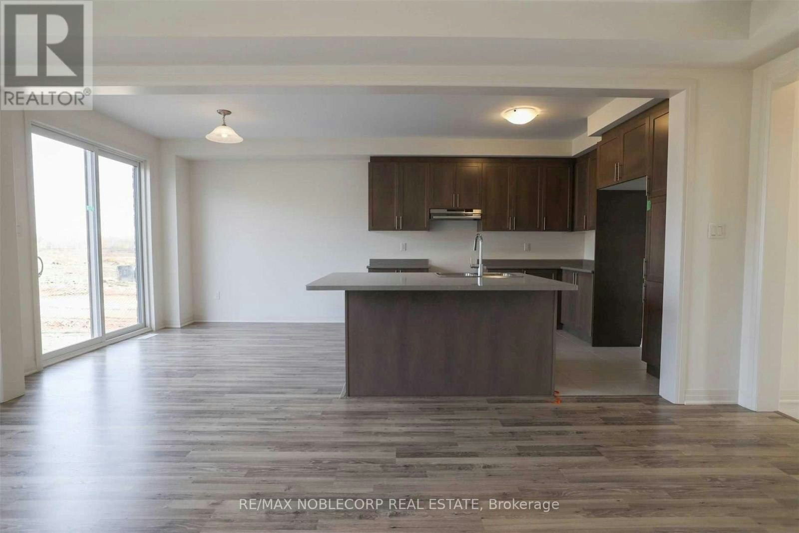 137 Casserley Crescent, New Tecumseth, ON, L0G 1W0 - 5