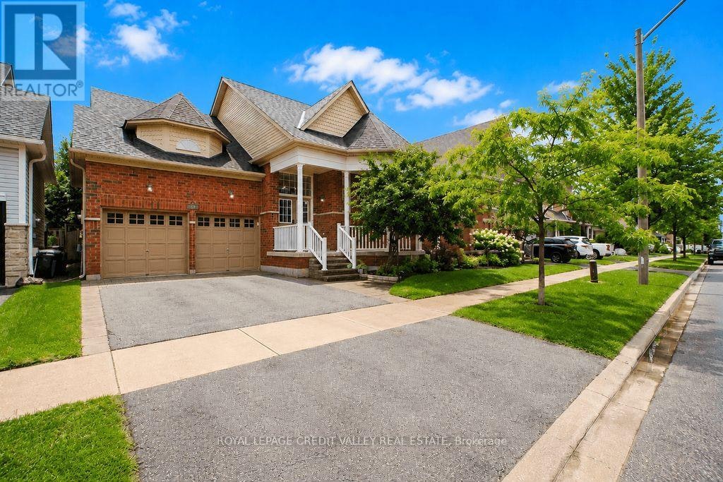 29 Counsellor Terrace, Barrie, ON, L4M 7H1