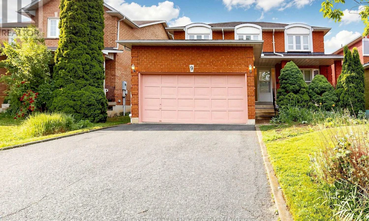 9 Kingsplate Crescent