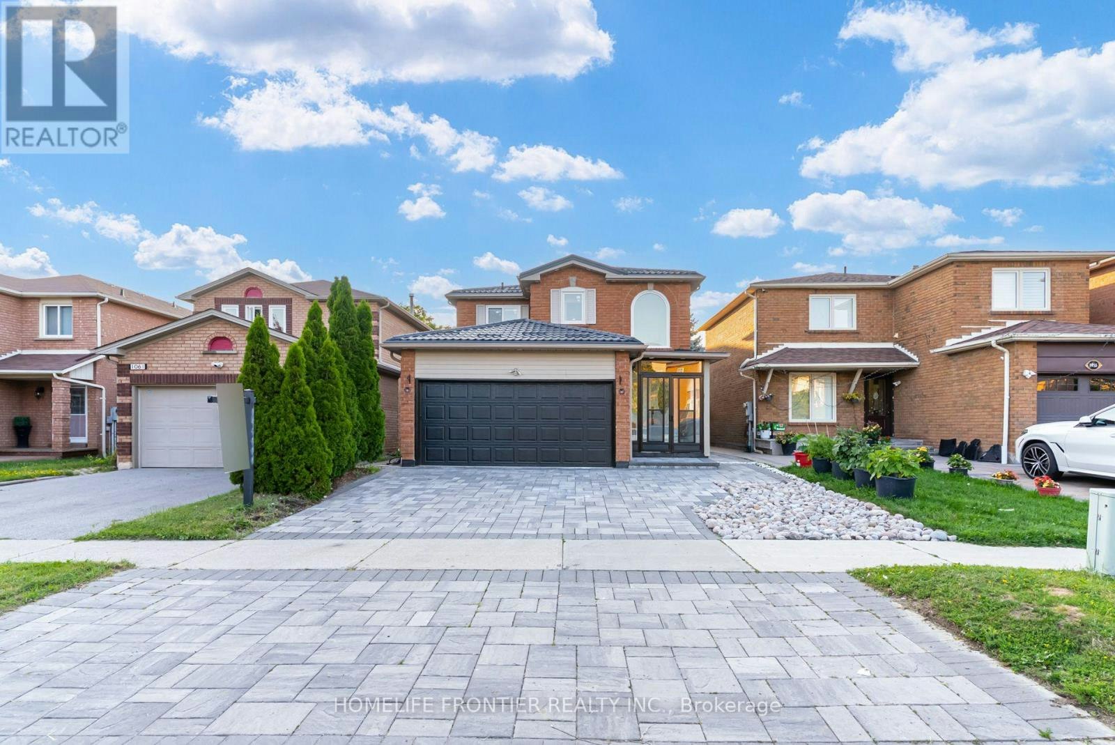 1059 Ivandale Drive, Mississauga, ON, L5V 1A9
