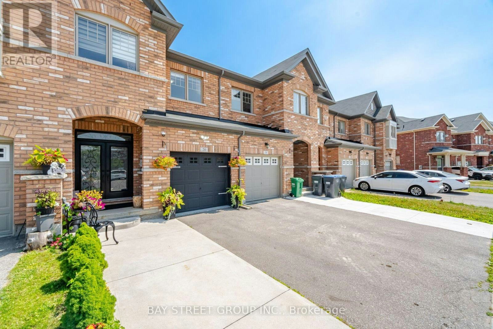 20 Davenfield Circle, Brampton, ON, L6P 4L9