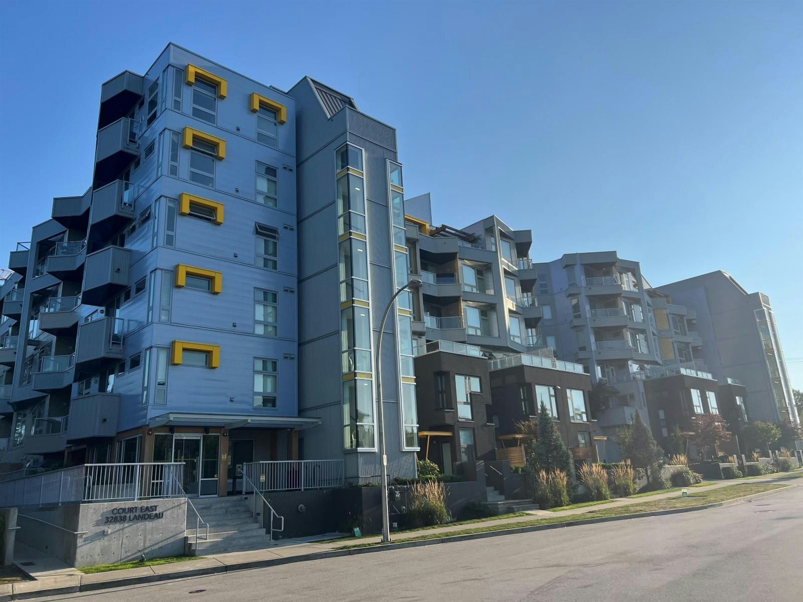 504-32838 Landeau Place, Abbotsford, BC, V2S 0M6