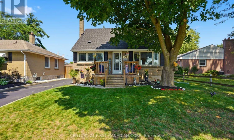 28 Tweedsmuir Avenue