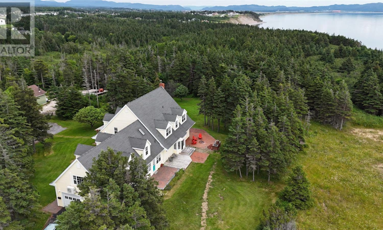 25 Seaside Drive