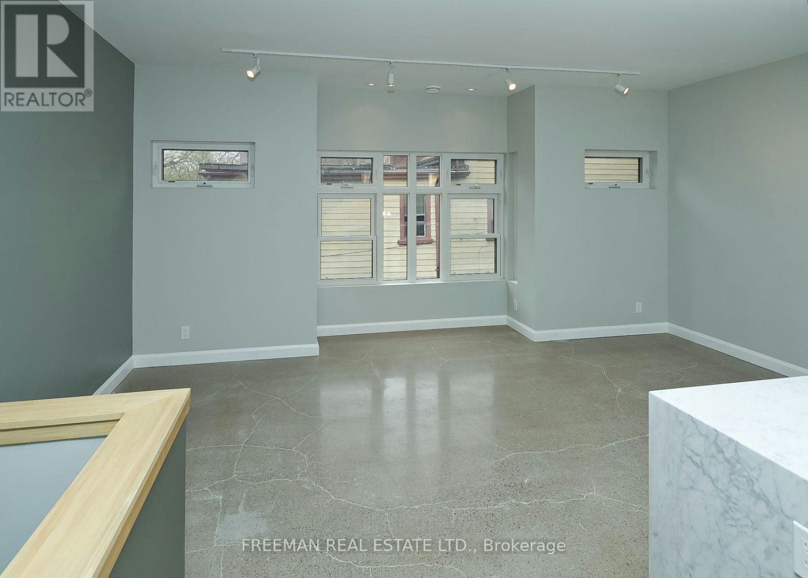 1 Max Hartstone Lane, Toronto, ON, M5R 3G6 - 3