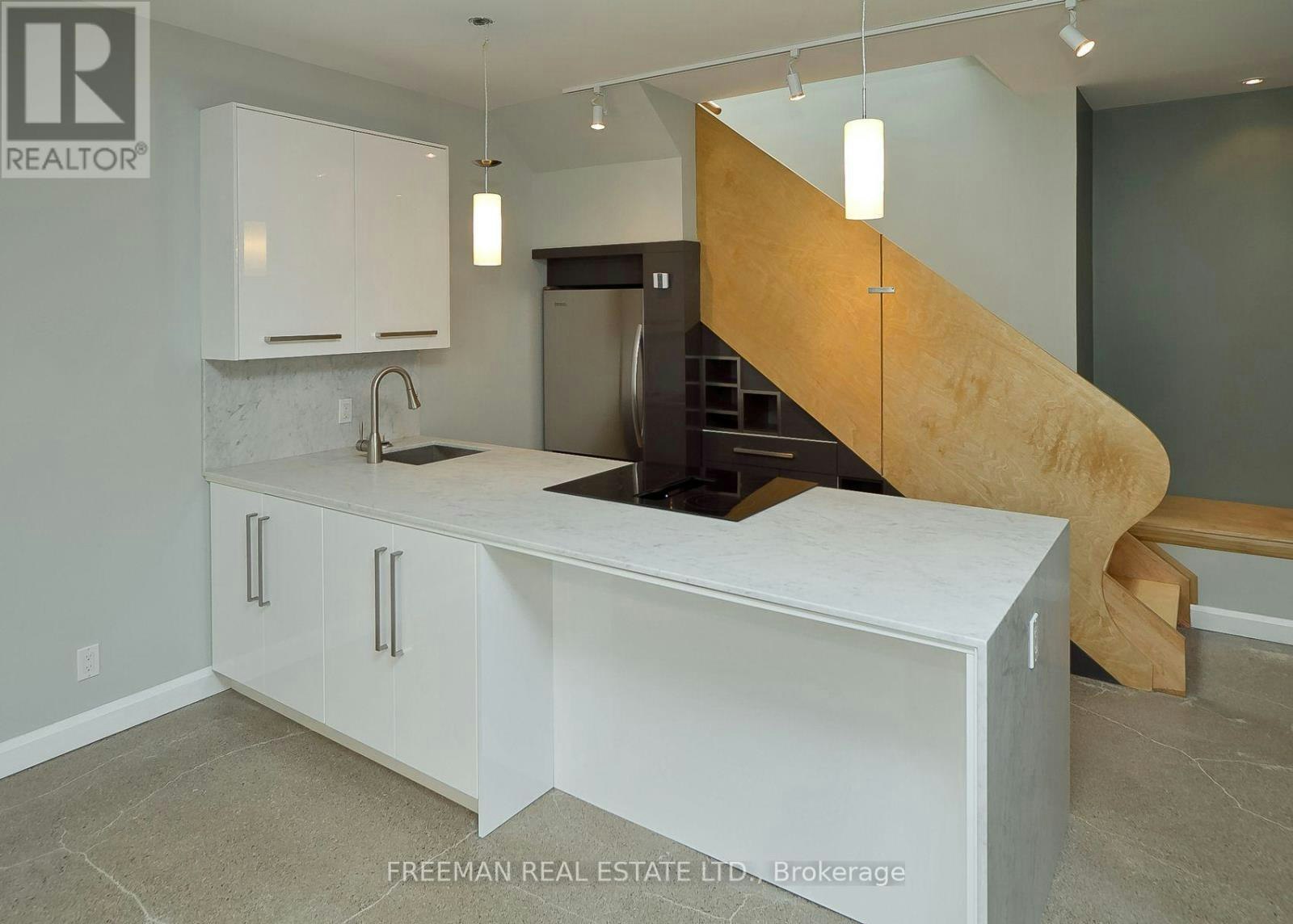 1 Max Hartstone Lane, Toronto, ON, M5R 3G6 - 5