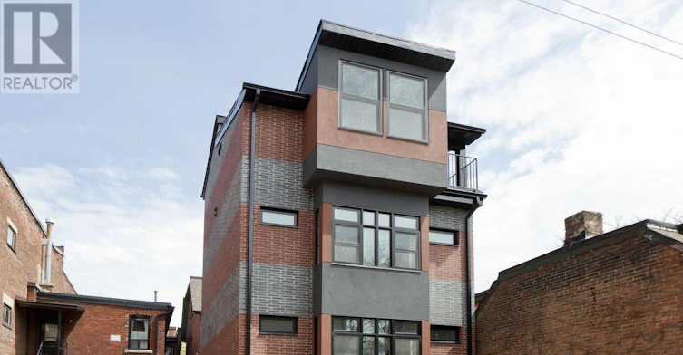 1 Max Hartstone Lane, Toronto, ON, M5R 3G6