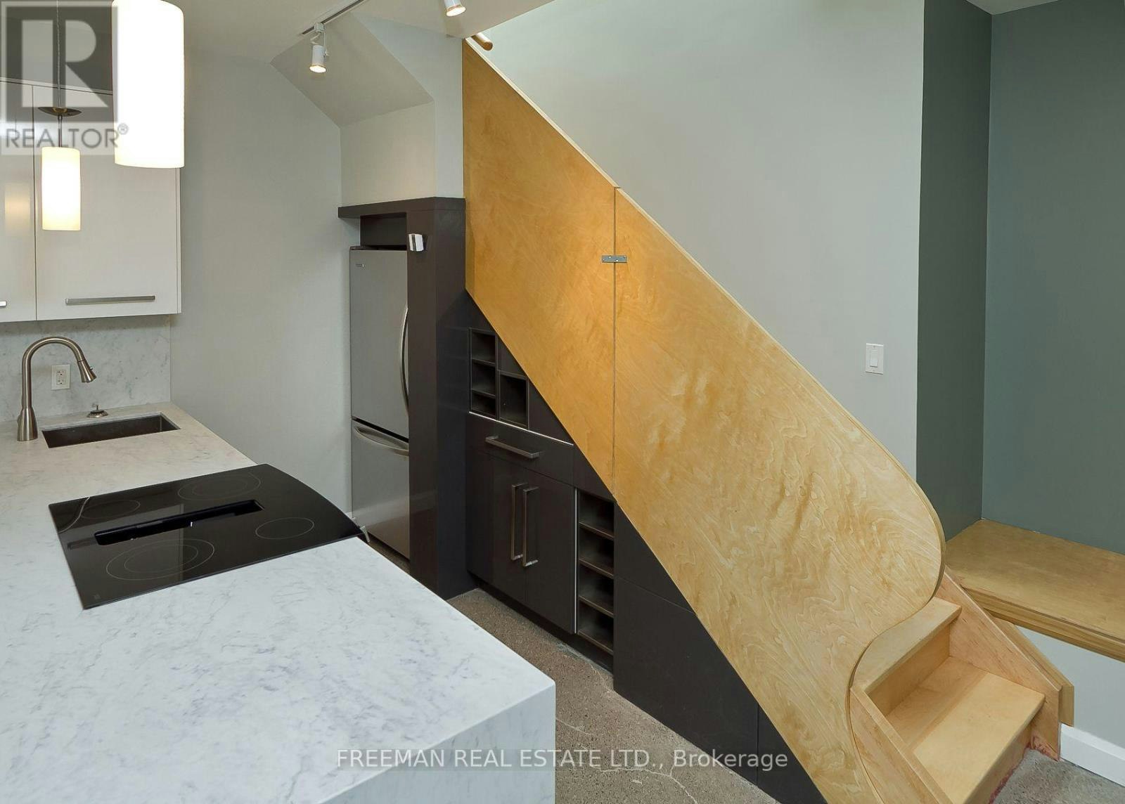 1 Max Hartstone Lane, Toronto, ON, M5R 3G6 - 7