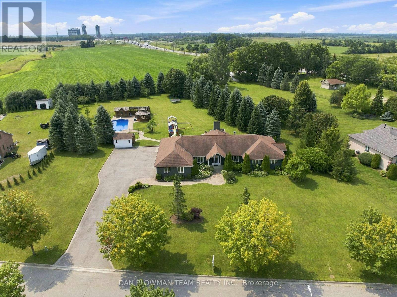 11 Steepleview Court, Oshawa, ON, L1H 0S6