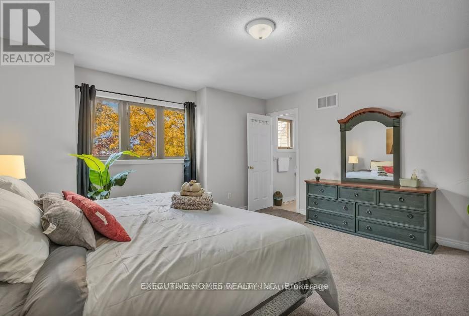 17-1245 Stephenson Drive, Burlington, ON, L7S 2L9 - 17