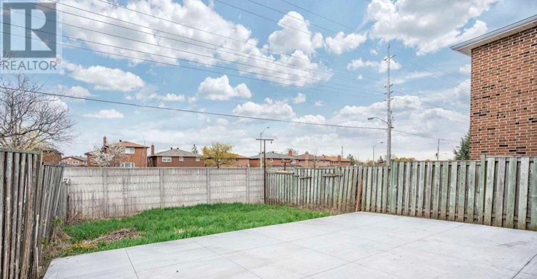 UPPER-37 Loire Court, Toronto, ON, M9V 4Z7 - 37