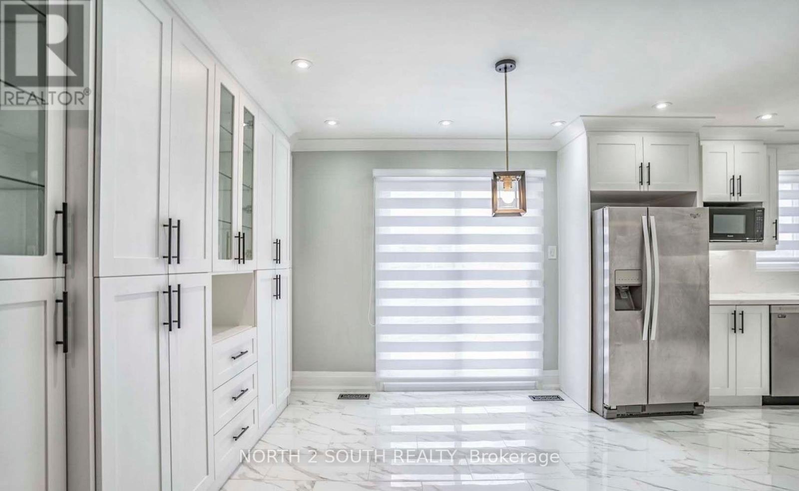 UPPER-37 Loire Court, Toronto, ON, M9V 4Z7 - 16