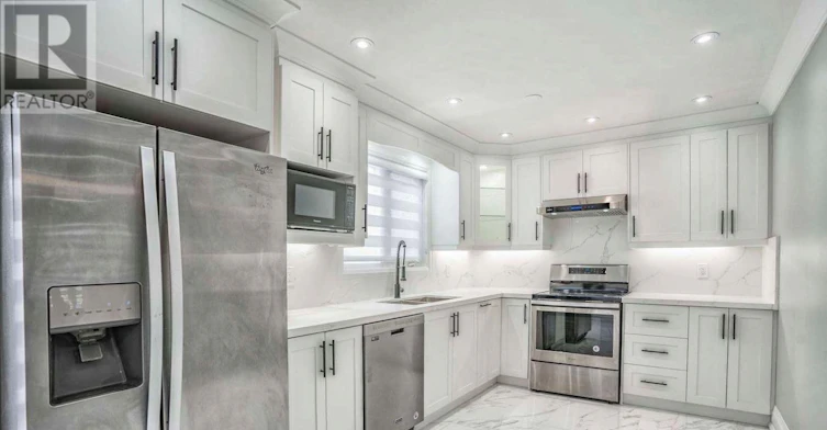 UPPER-37 Loire Court, Toronto, ON, M9V 4Z7