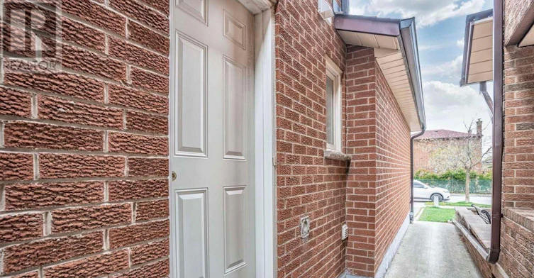 UPPER-37 Loire Court, Toronto, ON, M9V 4Z7 - 40