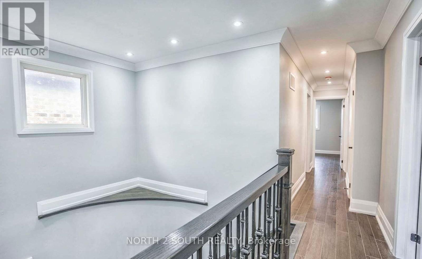 UPPER-37 Loire Court, Toronto, ON, M9V 4Z7 - 24