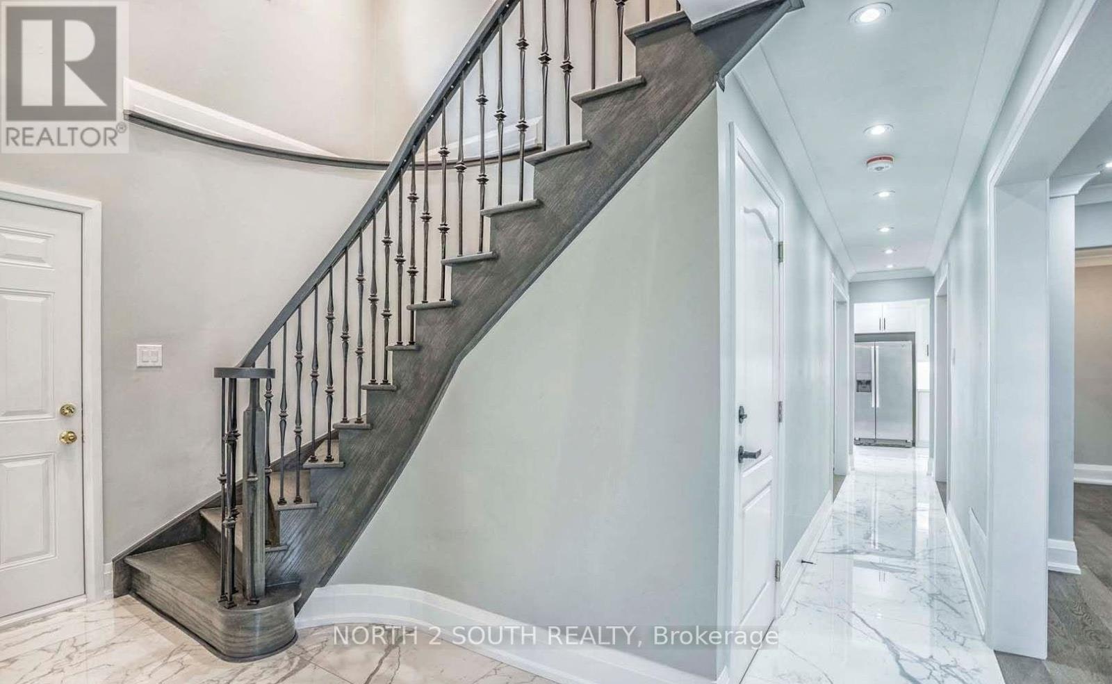 UPPER-37 Loire Court, Toronto, ON, M9V 4Z7 - 6