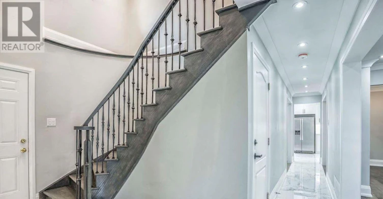 UPPER-37 Loire Court, Toronto, ON, M9V 4Z7 - 6