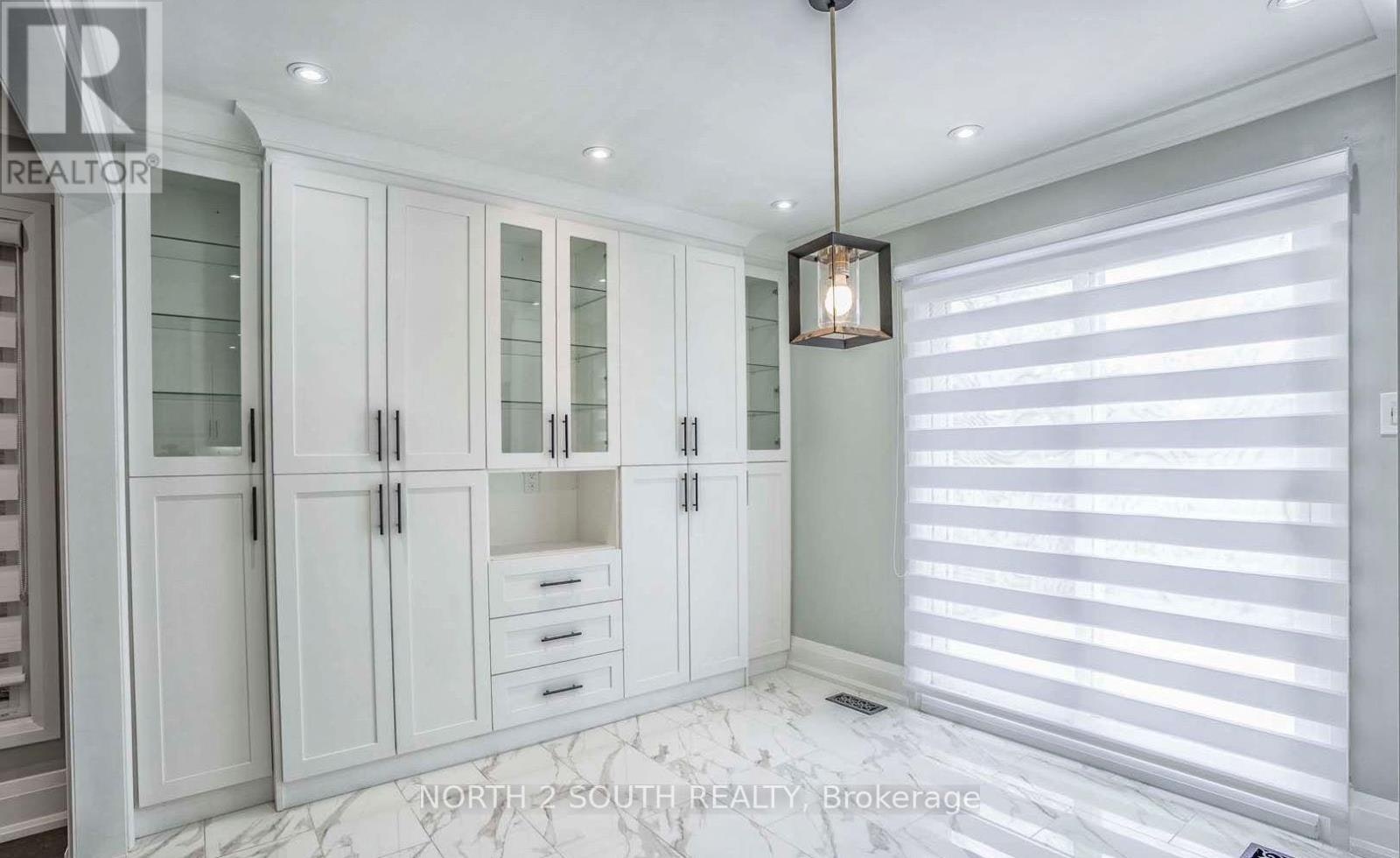 UPPER-37 Loire Court, Toronto, ON, M9V 4Z7 - 17