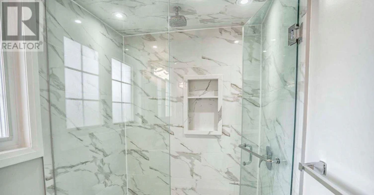 UPPER-37 Loire Court, Toronto, ON, M9V 4Z7 - 36