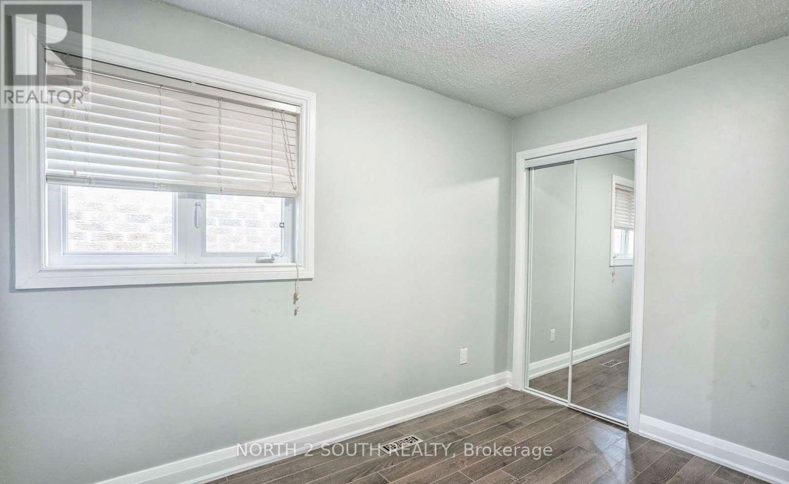 UPPER-37 Loire Court, Toronto, ON, M9V 4Z7 - 32