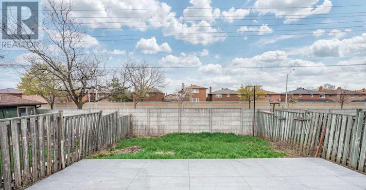 UPPER-37 Loire Court, Toronto, ON, M9V 4Z7 - 38