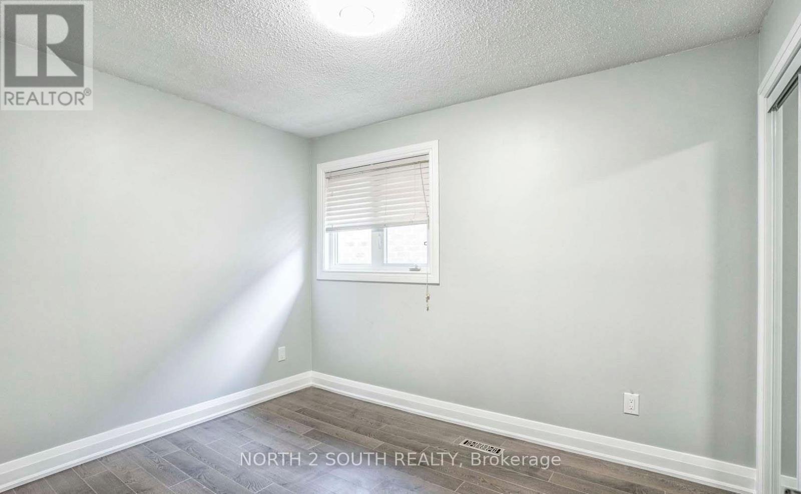 UPPER-37 Loire Court, Toronto, ON, M9V 4Z7 - 31