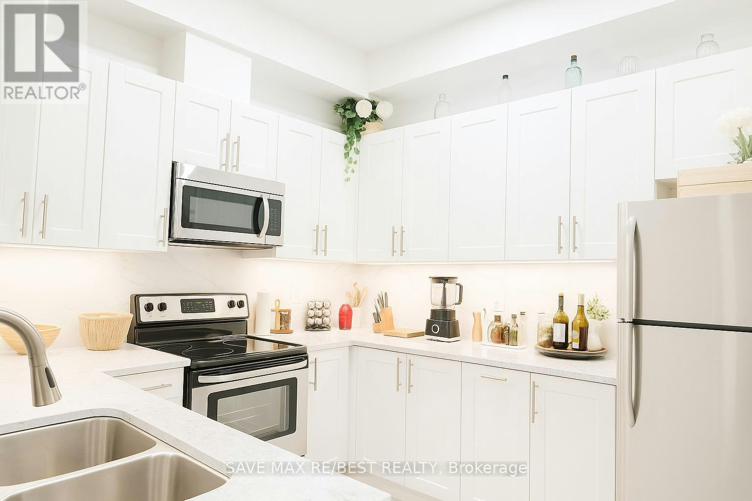 108-263 Georgian Drive, Oakville, ON, L6H 0L2 - 3