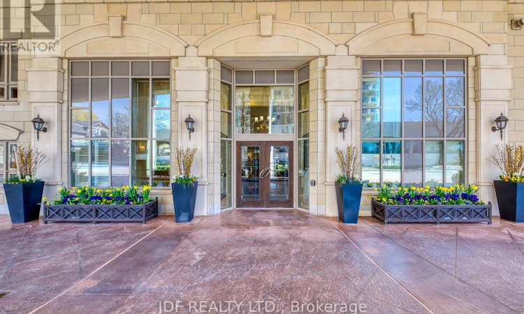 402-111 Forsythe Street