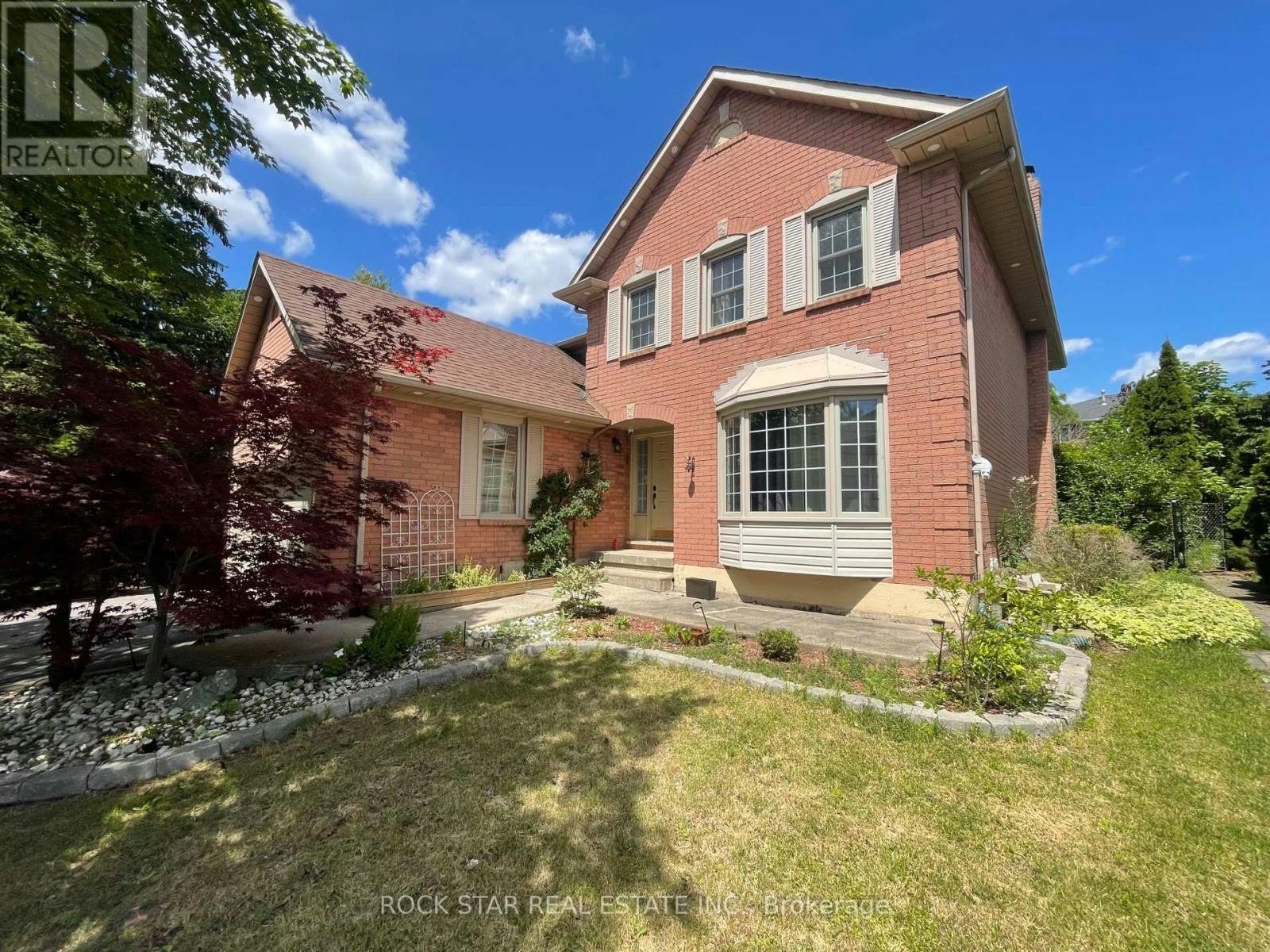 106 Milbourne Crescent, Oakville, ON, L6H 5P1 - 2