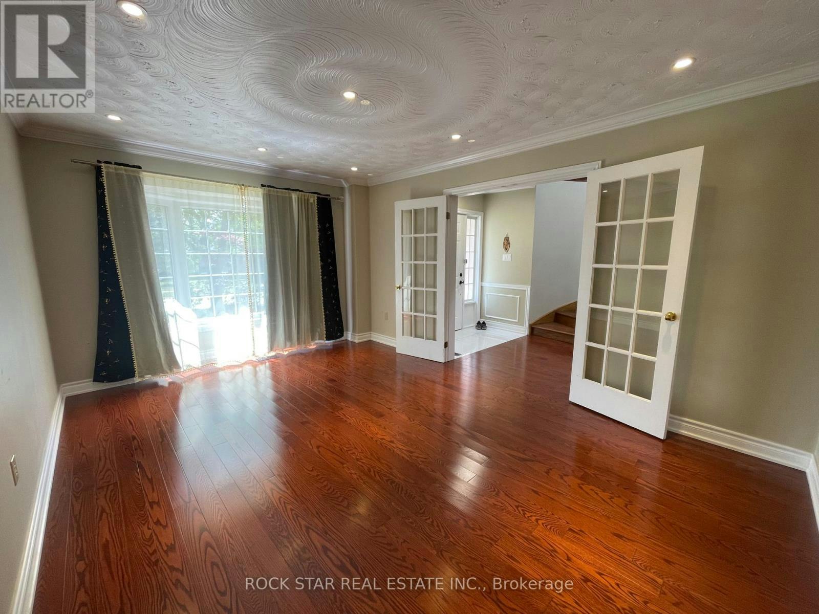 106 Milbourne Crescent, Oakville, ON, L6H 5P1 - 4