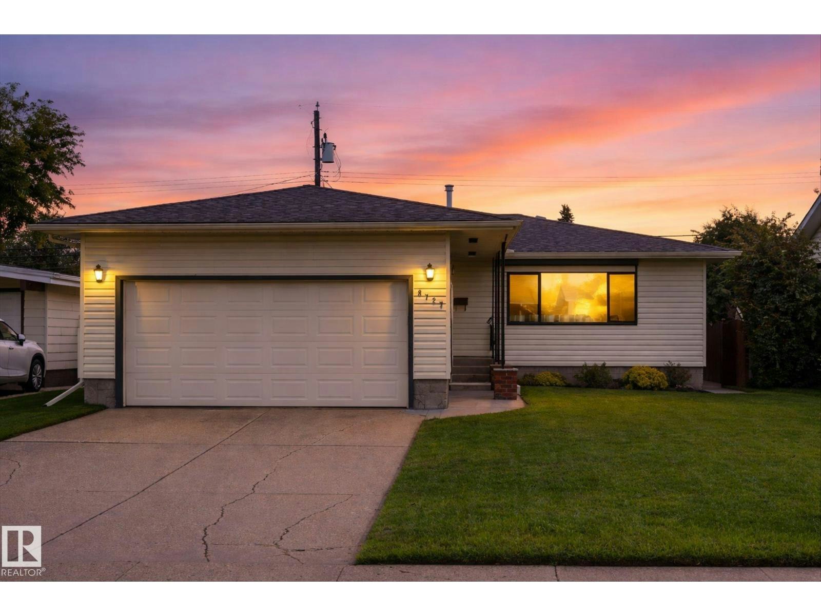 8727 73 Street NW, Edmonton, AB, T6B 1Z9