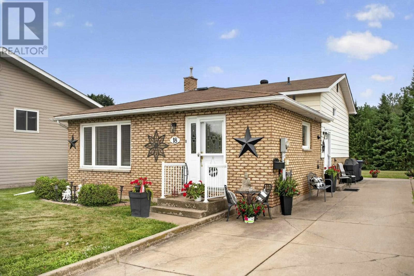 18 Wright Street, Sault Ste. Marie, ON, P6C 6A5
