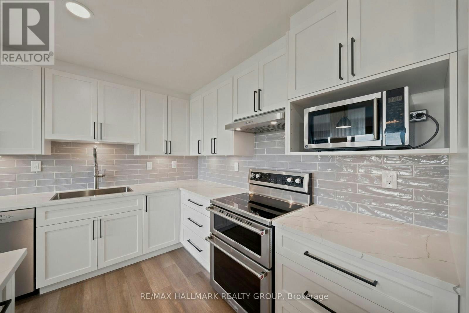 714-20 Chesterton Drive, Ottawa, ON, K2E 6Z7 - 3