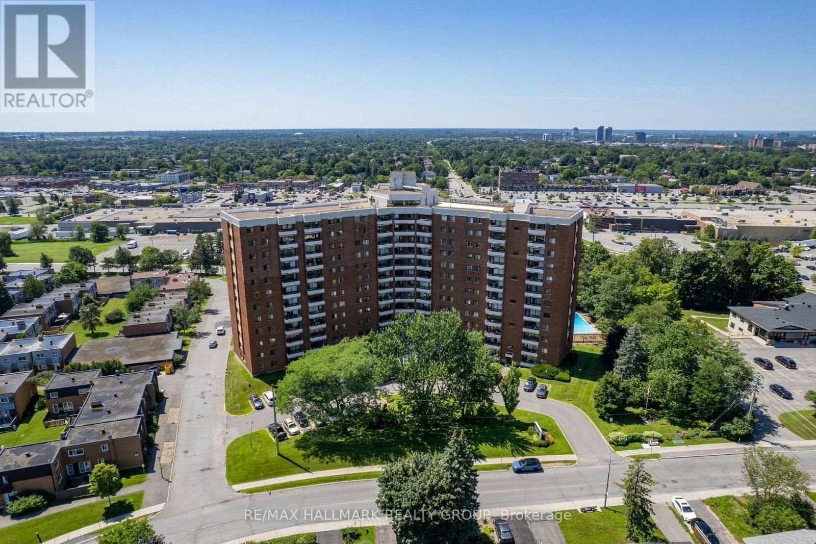 714-20 Chesterton Drive, Ottawa, ON, K2E 6Z7