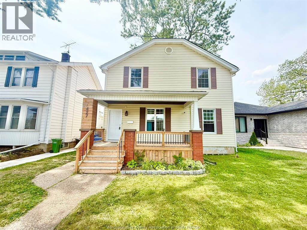 427 Cameron, Windsor, ON, N9B 1Y9