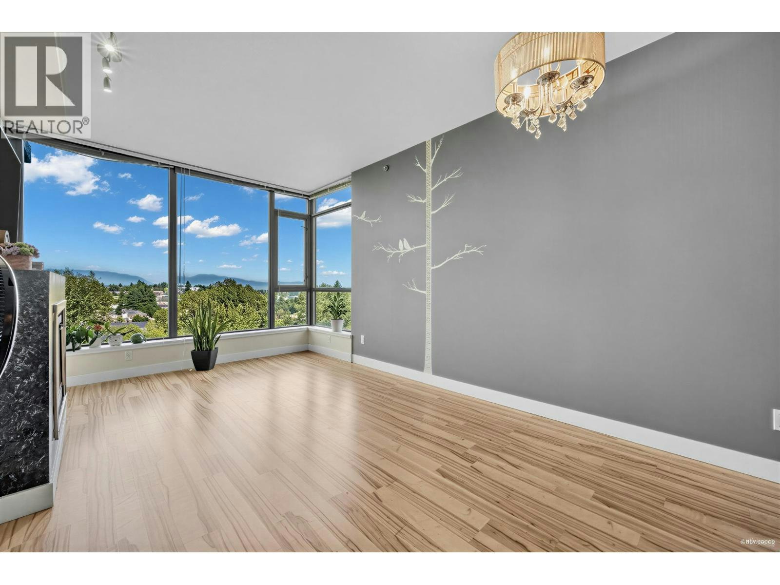 1606-7088 18th Avenue, Burnaby, BC, V3N 0A2